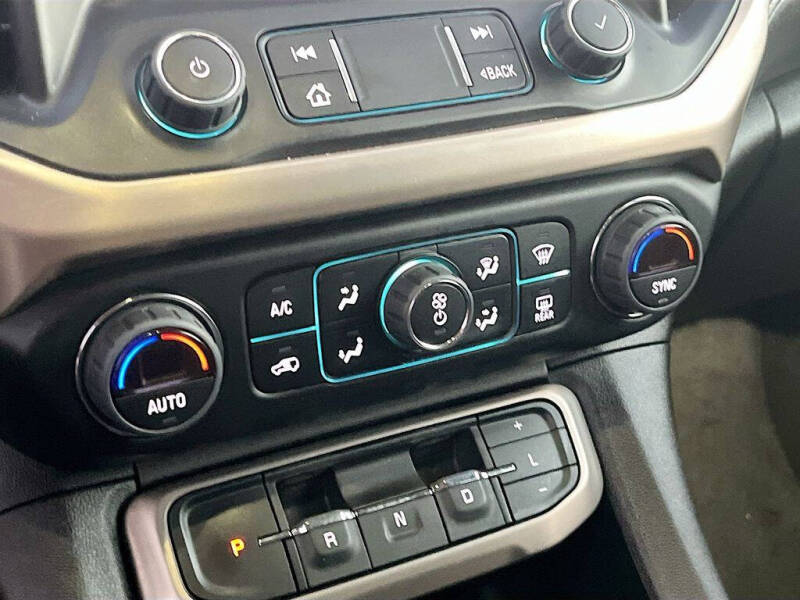 2022 GMC Acadia Denali
