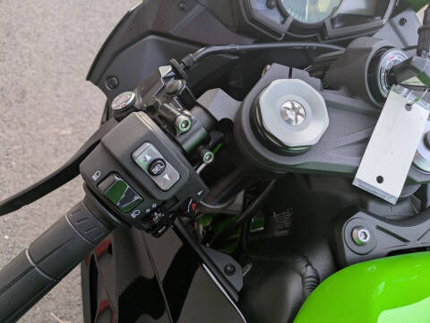 2021 Kawasaki Ninja ZX-6R ABS