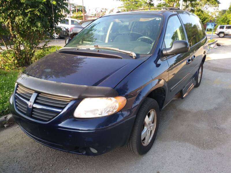 2005 Dodge Grand Caravan for sale at WEST END AUTO INC in Chicago IL