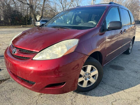 2008 Toyota Sienna for sale at Car Castle in Zion IL