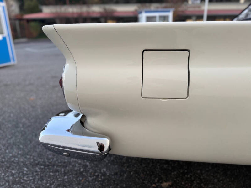 1957 Ford Thunderbird