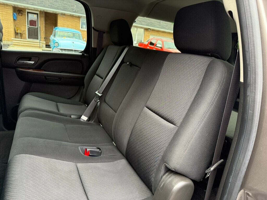 2014 Chevrolet Suburban 34