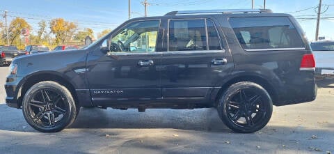 2015 Lincoln Navigator for sale at Village Auto Outlet in Milan IL