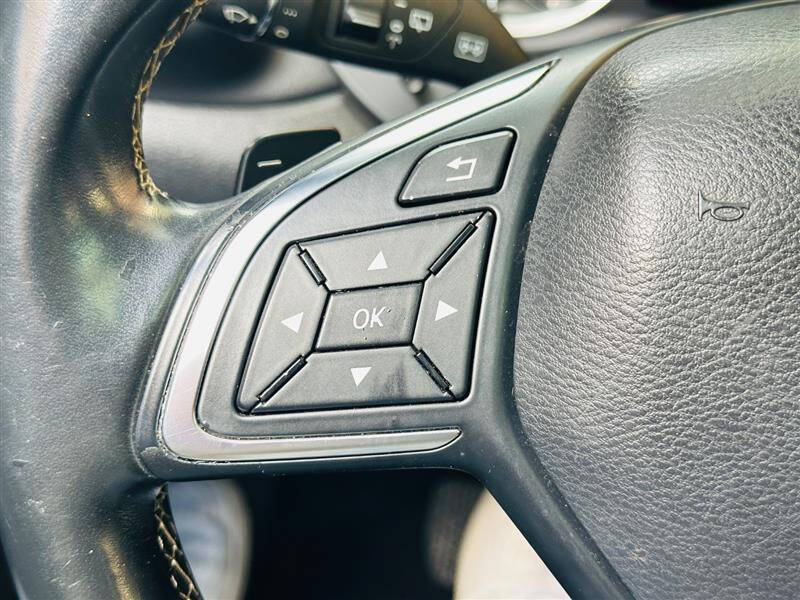 2017 Infiniti QX30 Premium