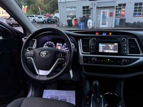 2018 Toyota Highlander LE