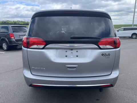 2018 Chrysler Pacifica Touring L