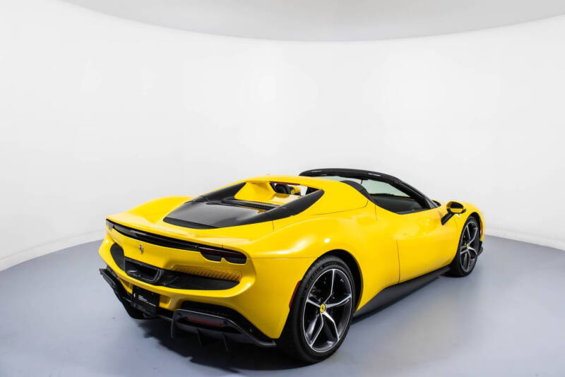 2023 Ferrari 296 GTS