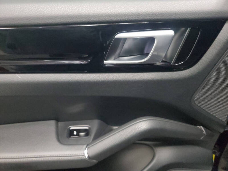 2019 Porsche Cayenne E-Hybrid