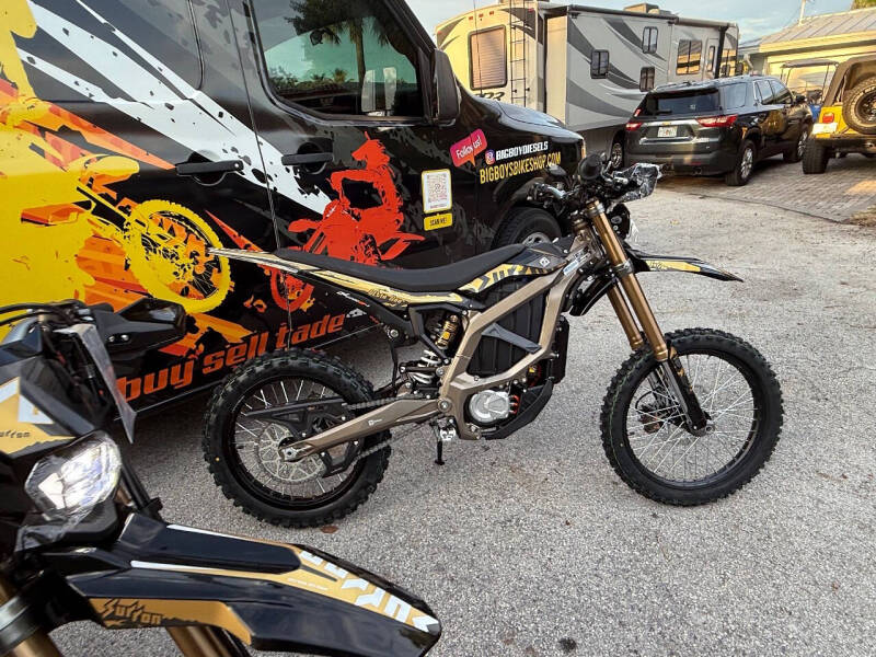 2025 SurRon Ultra bee