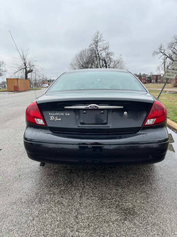 2002 Ford Taurus SE