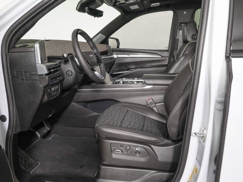 2026 Cadillac Escalade-V ESV