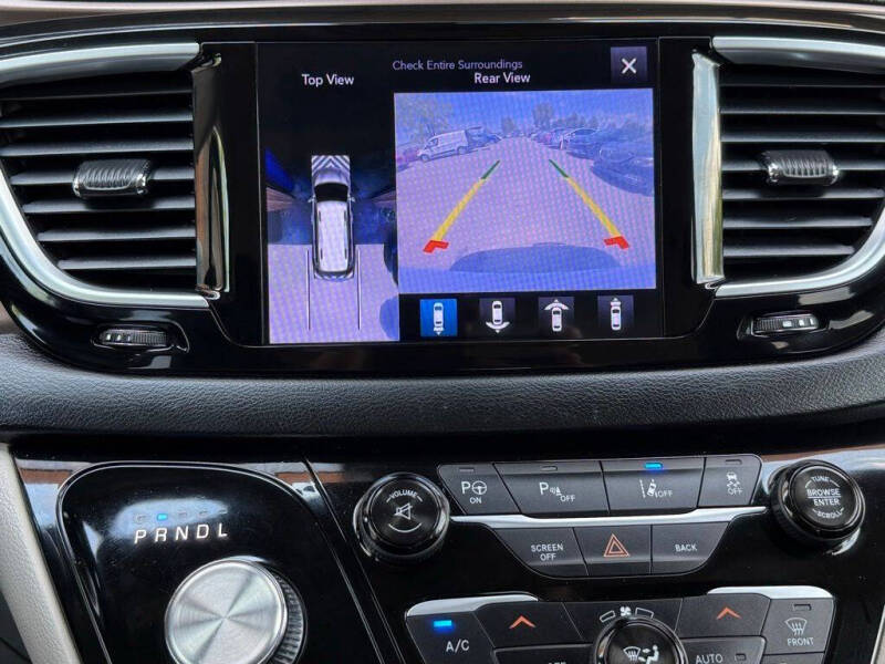 2017 Chrysler Pacifica Touring-L Plus