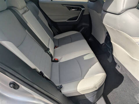 2025 Toyota RAV4 Hybrid XLE Premium