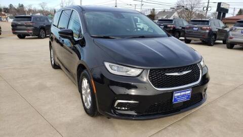 2023 Chrysler Pacifica for sale at Crowe Auto Group in Kewanee IL