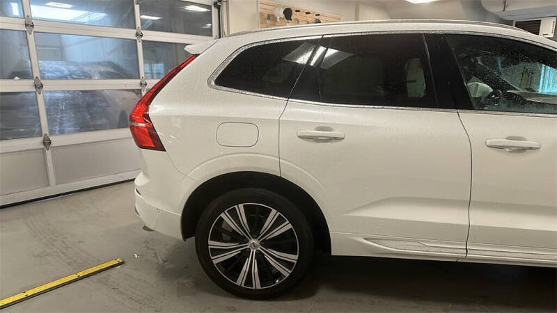 2023 Volvo XC60 B5 Plus Bright Theme