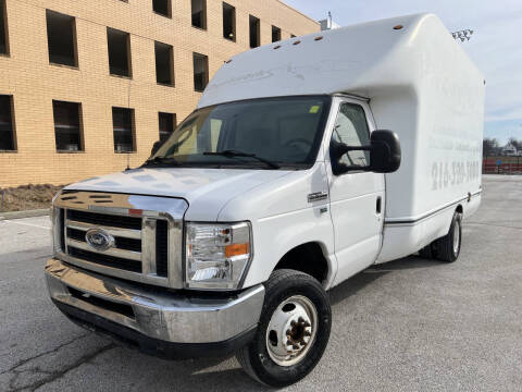 2013 Ford E-Series for sale at IMPORTS AUTO GROUP in Akron OH