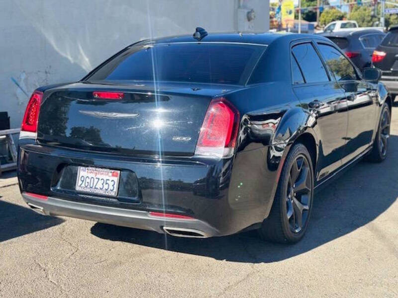 2023 Chrysler 300 Touring