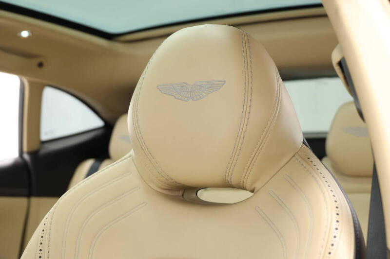 2021 Aston Martin DBX