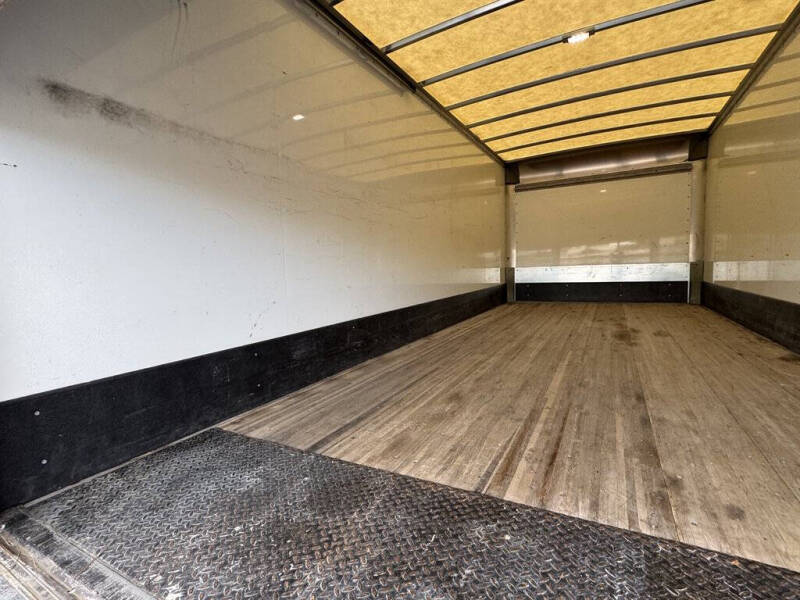 2019 Freightliner M2 106