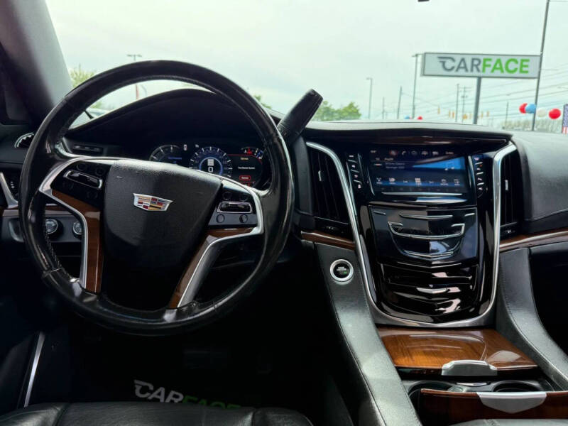 2017 Cadillac Escalade Luxury