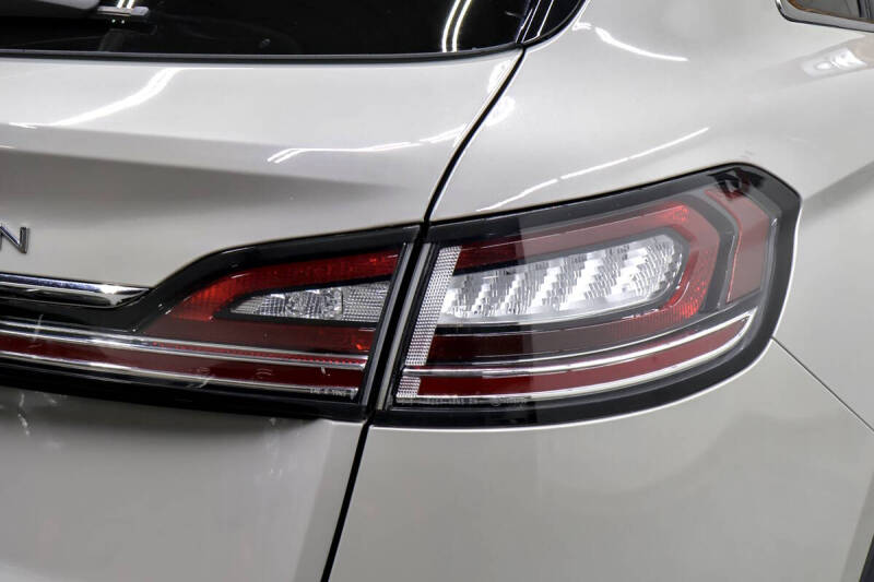 2021 Lincoln Nautilus Reserve