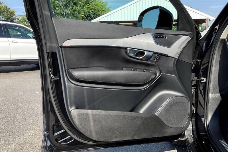 2024 Volvo XC90 B5 Core Bright Theme