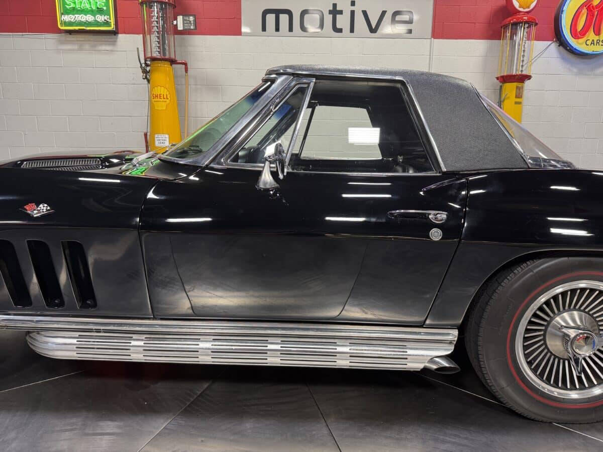 1966 Chevrolet Corvette 47