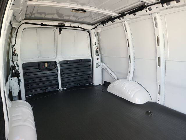 2025 Chevrolet Express 3500