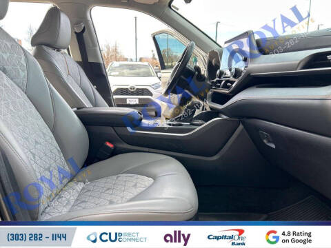 2023 Toyota Highlander Hybrid Bronze Edition