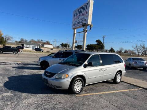 2004 Chrysler Town and Country for sale at Patriot Auto Sales in Lawton OK