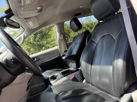 2022 Chrysler Pacifica Hybrid Touring L