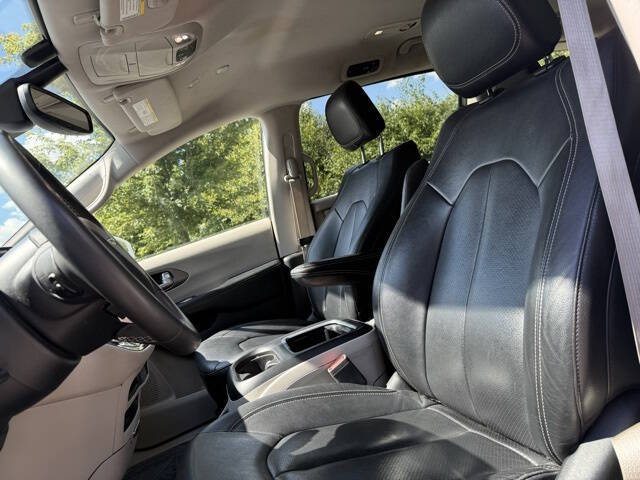 2022 Chrysler Pacifica Hybrid Touring L