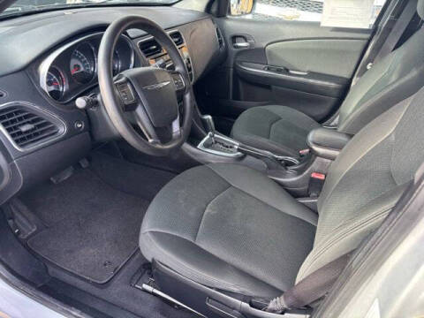 2012 Chrysler 200 LX