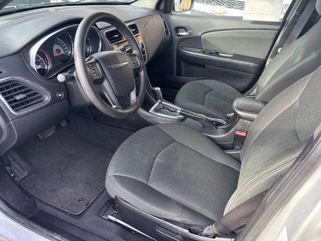 2012 Chrysler 200 LX