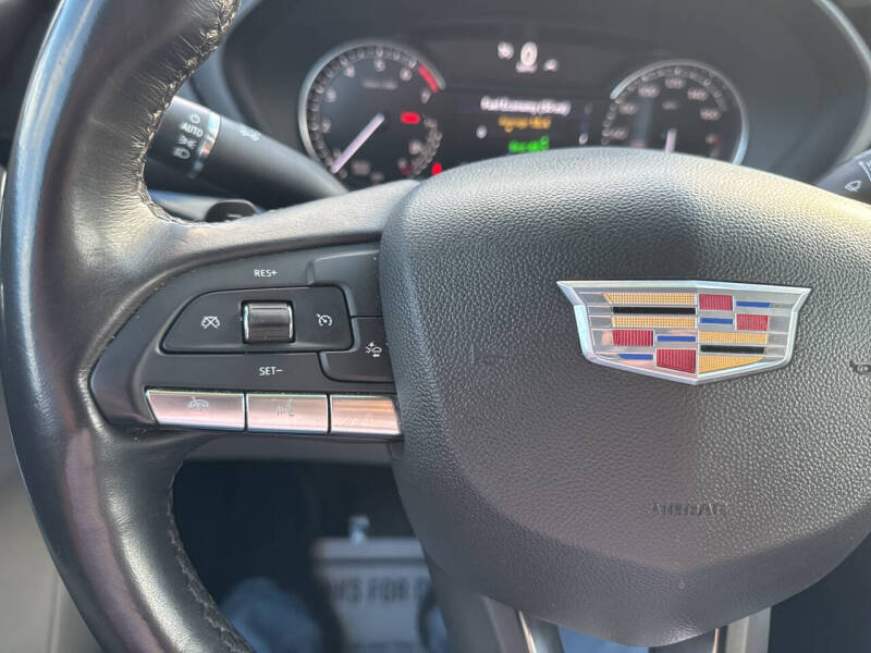 2023 Cadillac XT4 Premium Luxury