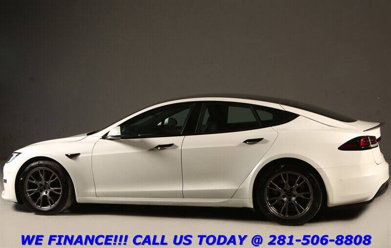 2022 Tesla Model S Plaid