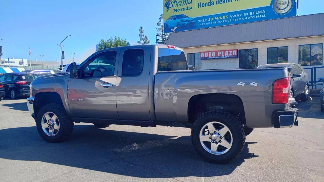 2011 Chevrolet Silverado 2500HD for sale at Auto Plaza in Fresno, CA