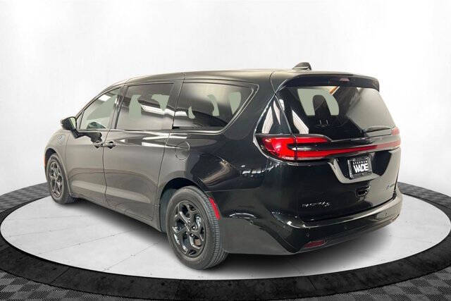 2024 Chrysler Pacifica Plug-In Hybrid