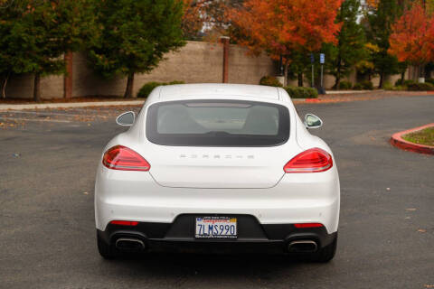 2015 Porsche Panamera 4