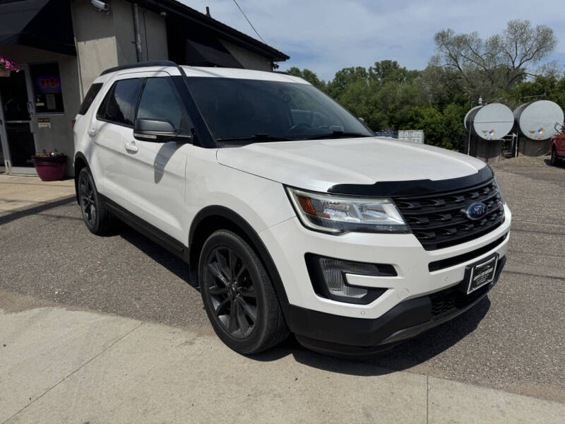 2017 Ford Explorer XLT 4WD's photo