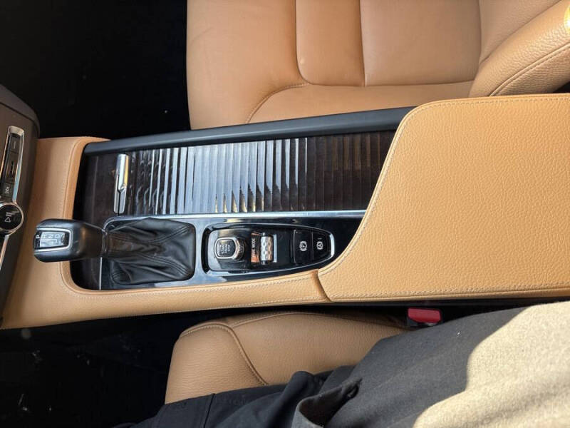 2018 Volvo S90 T5 Momentum