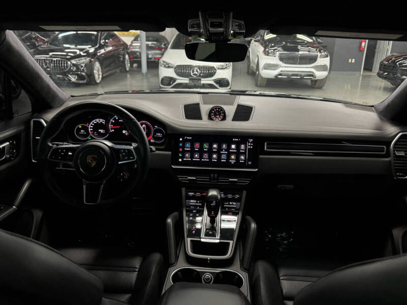 2023 Porsche Cayenne GTS Coupe