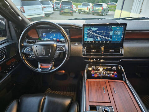 2023 Lincoln Navigator Standard