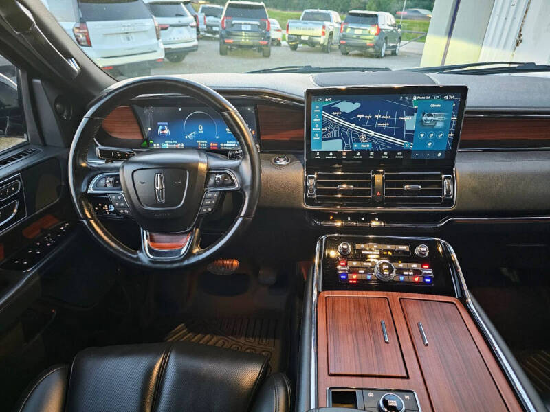 2023 Lincoln Navigator Standard