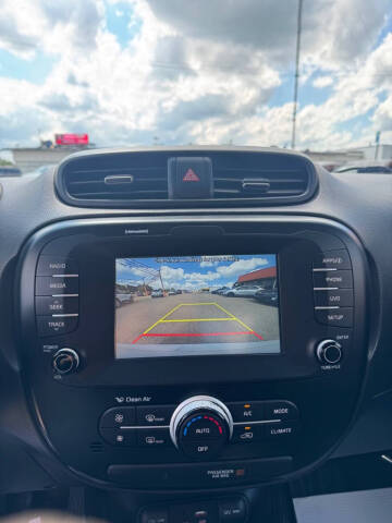 2019 Kia Soul +