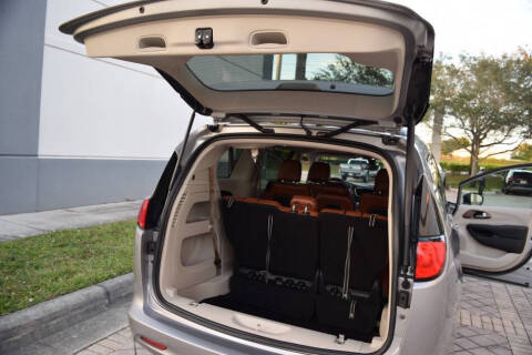 2017 Chrysler Pacifica Touring