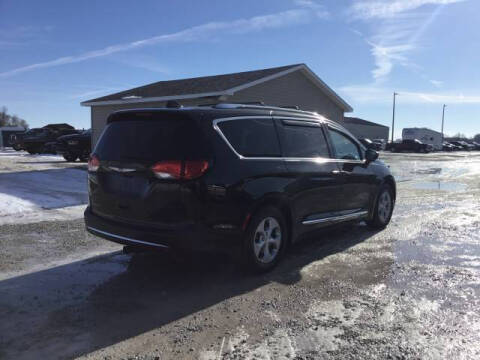 2017 Chrysler Pacifica Touring-L Plus