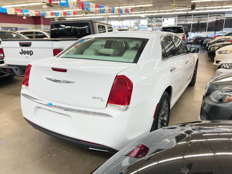 2016 Chrysler 300 C