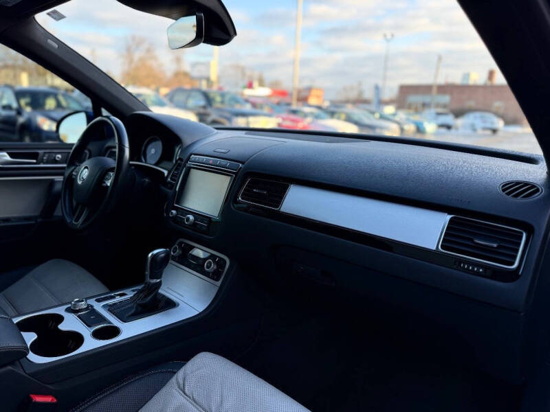 2017 Volkswagen Touareg V6 Wolfsburg