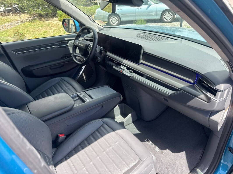 2024 Kia EV9 Land
